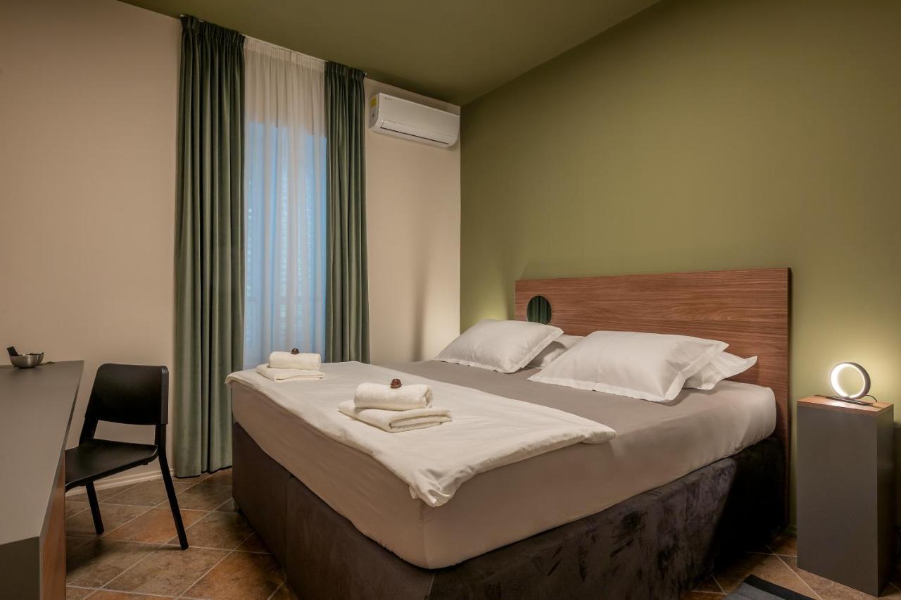 Green, Deluxe Two Bedroom Suite Split Eksteriør bilde