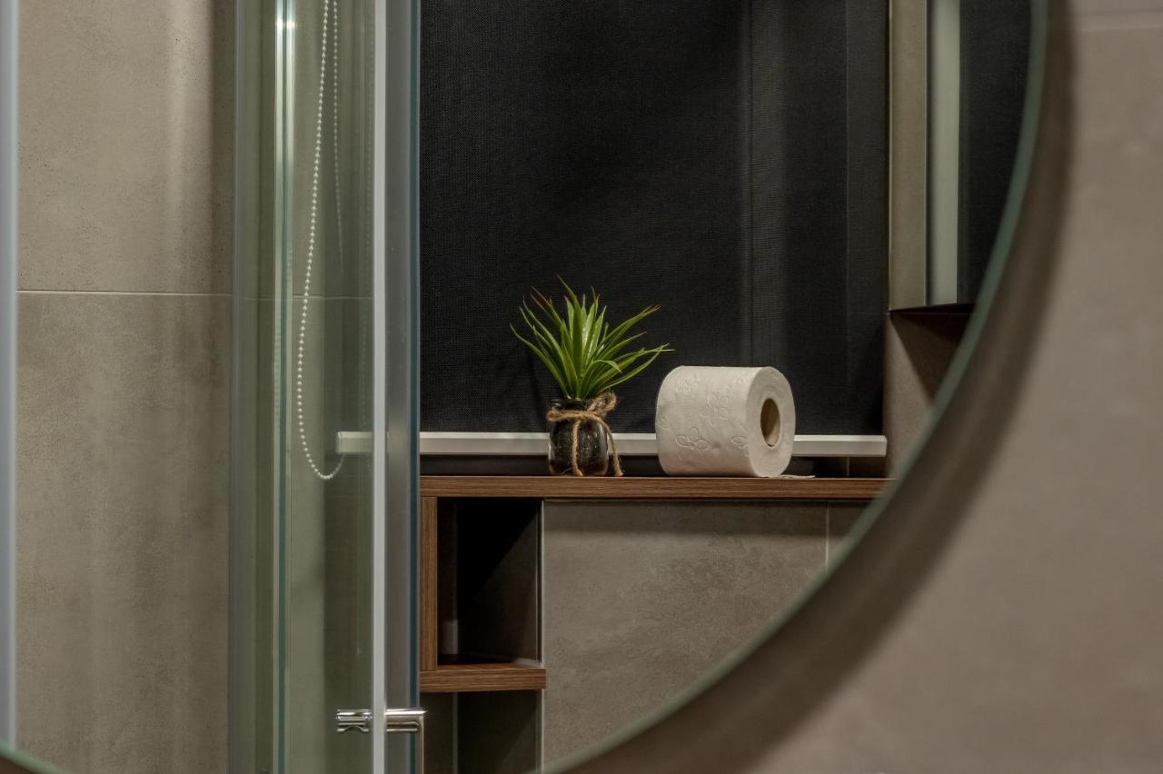 Green, Deluxe Two Bedroom Suite Split Eksteriør bilde