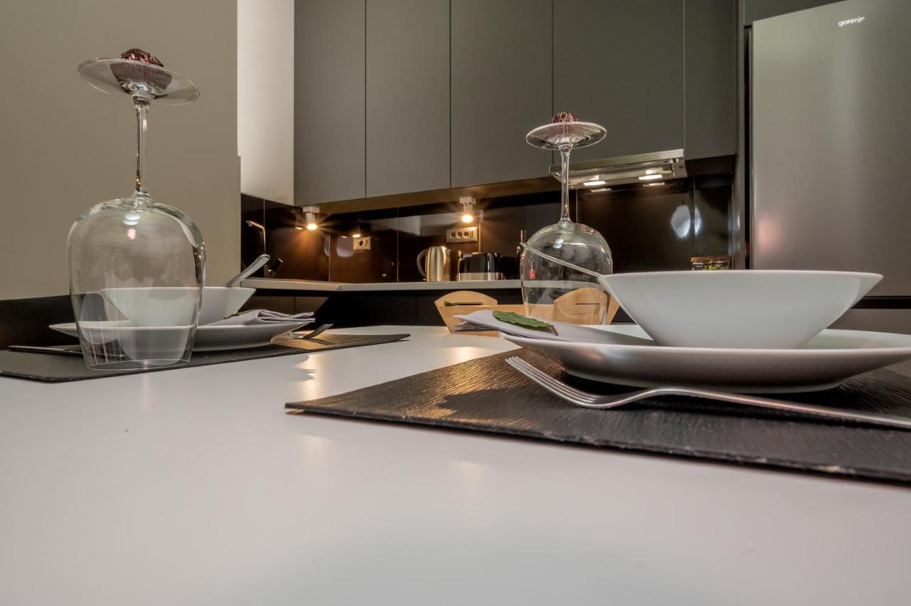 Green, Deluxe Two Bedroom Suite Split Eksteriør bilde