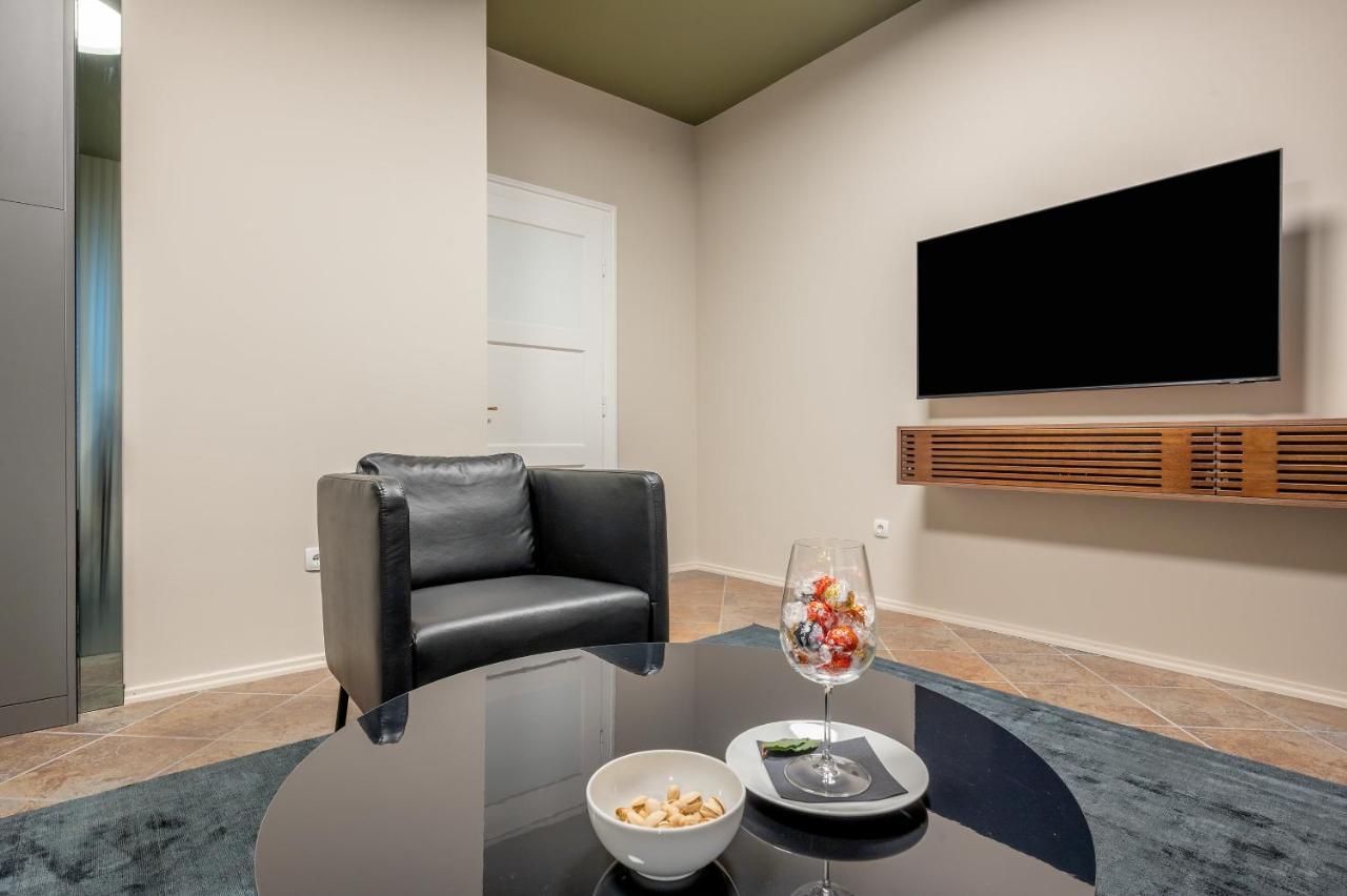 Green, Deluxe Two Bedroom Suite Split Eksteriør bilde